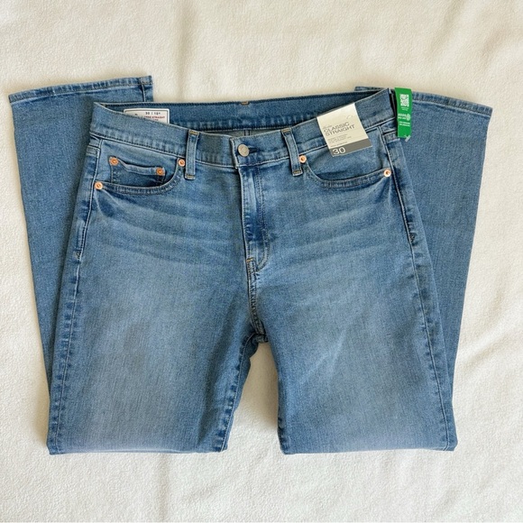 Gap Women’s Mid Rise Classic Straight Stretch Jeans, size 30 Short / 10 Short - Picture 13 of 16